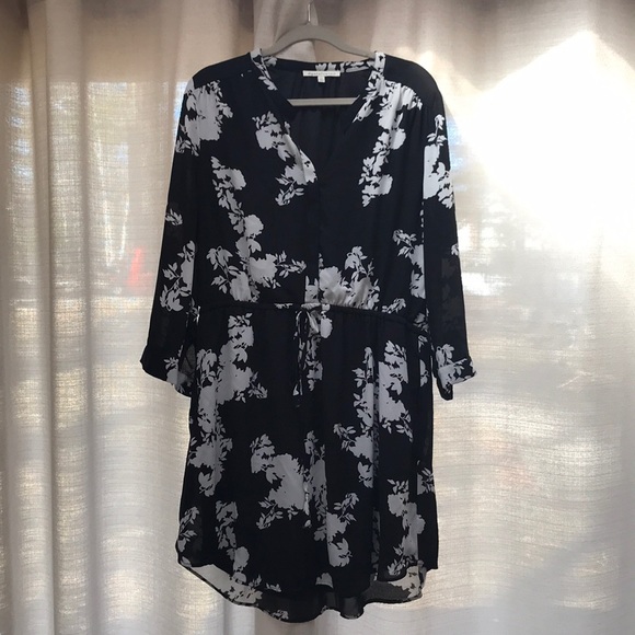 Daniel Rainn Dresses & Skirts - Black and white floral tie waist dress